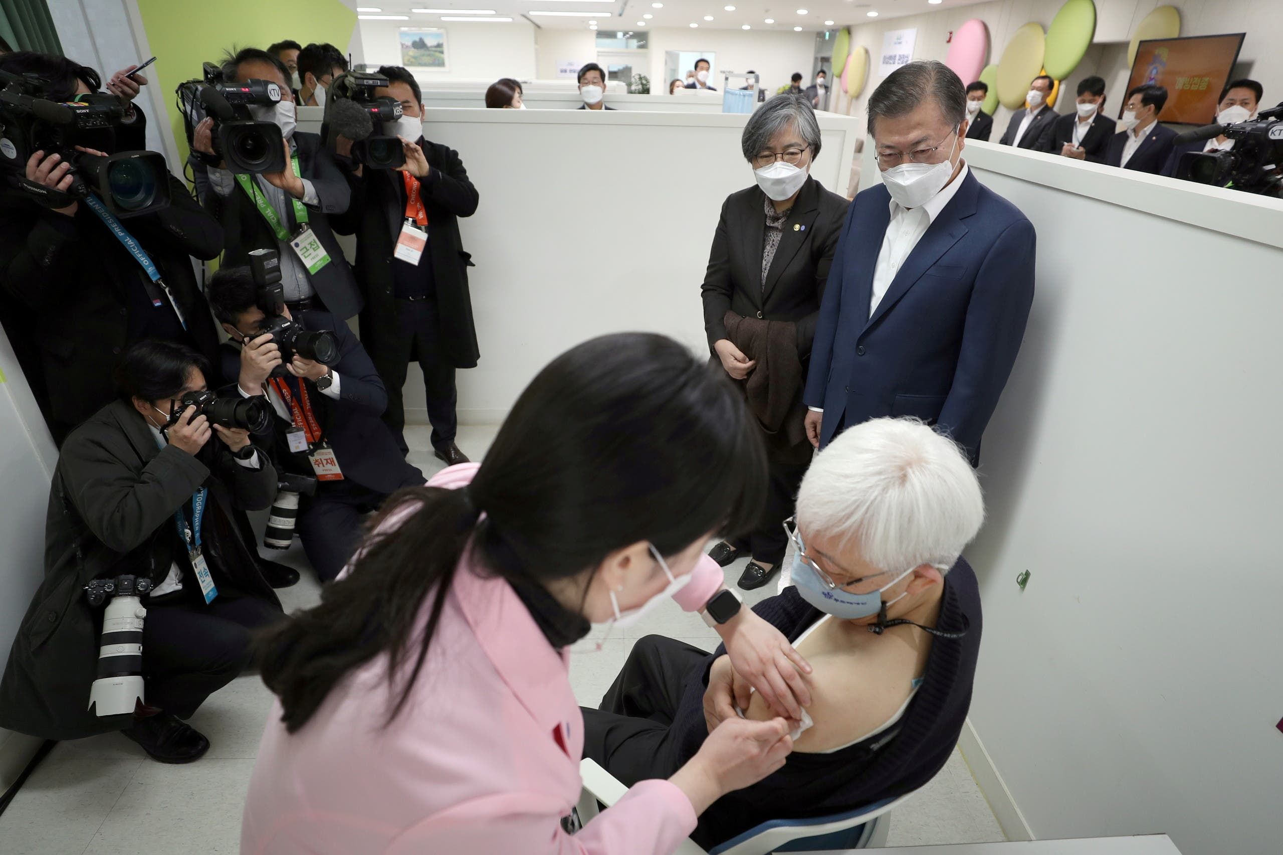 من حملة التطعيم ضد كورونا في كوريا الجنوبية