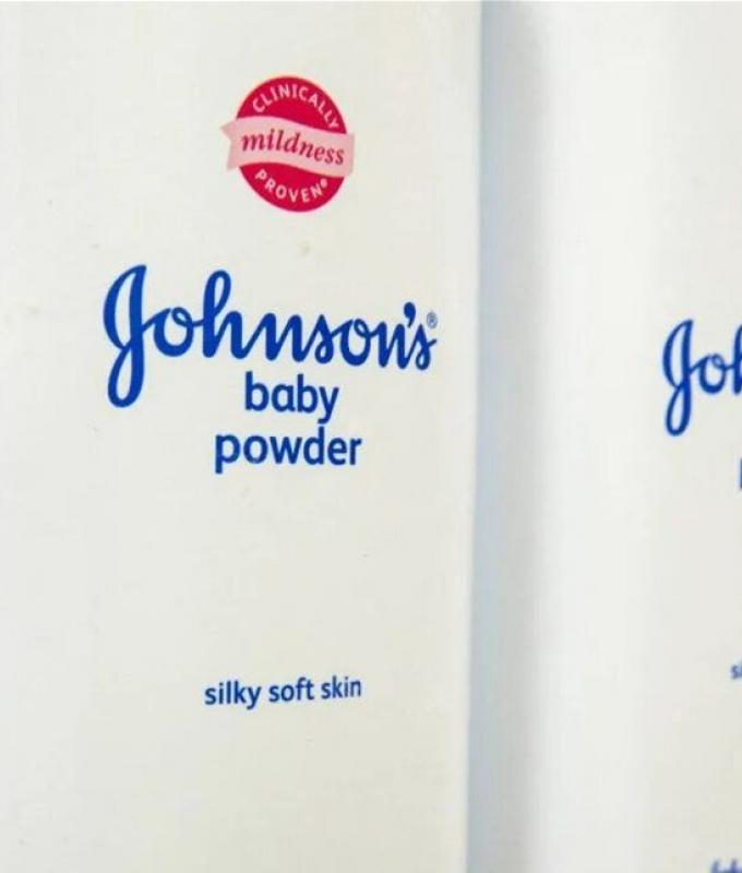 بعد مقاضاة شركة بودرة أطفال معروفة جدًا.. تعويض مالي لعائلة امرأة توفيت بالسرطان