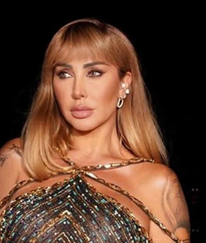 بكت تأثّراً... شاهدوا بالفيديو ما حصل بين جويل مردينيان ووالدتها