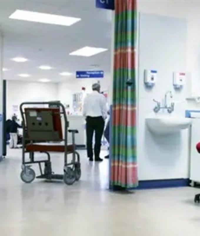 نُقل بشكل عاجل إلى العناية المركزة.. ممثل شهير ابن الـ 30 عاما يتعرّض لذبحة صدرية حادة (صور)