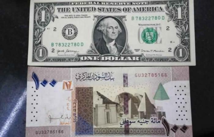 الجنيه السوداني يسجل تراجعا قياسيا أمام الدولار