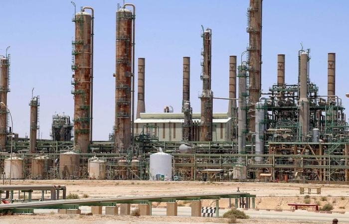 ليبيا ترفع إنتاجها إلى 300 ألف برميل يوميا