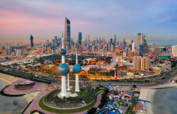 الكويت تفرض رسوماً جديدة على المغادرين والقادمين