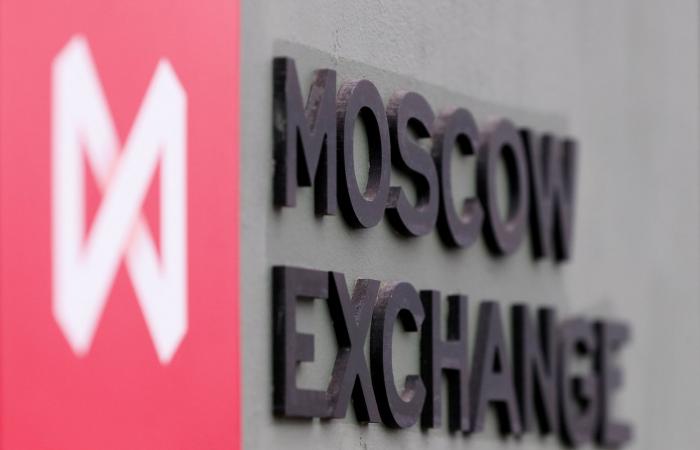 بورصة موسكو في المنطقة الخضراء