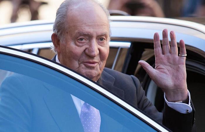 ملك إسبانيا السابق يقترض لسداد ديونه