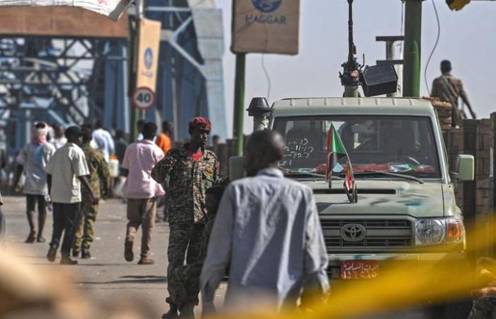 السودان : فصل مئات الموظفين لارتباطهم بنظام البشير