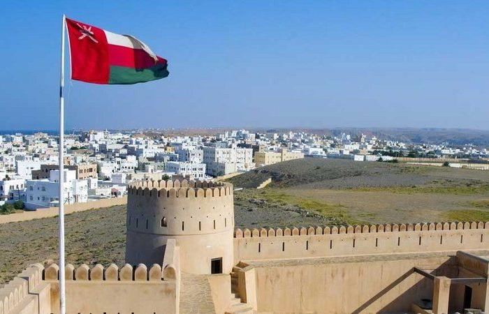 سلطنة عمان تقترض 2.2 مليار دولار