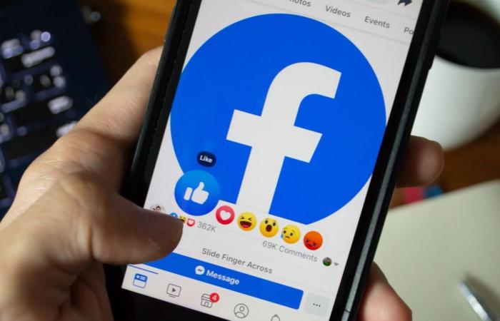 فيسبوك تحظر أكثر من 1000 حساب مزيف في مارس