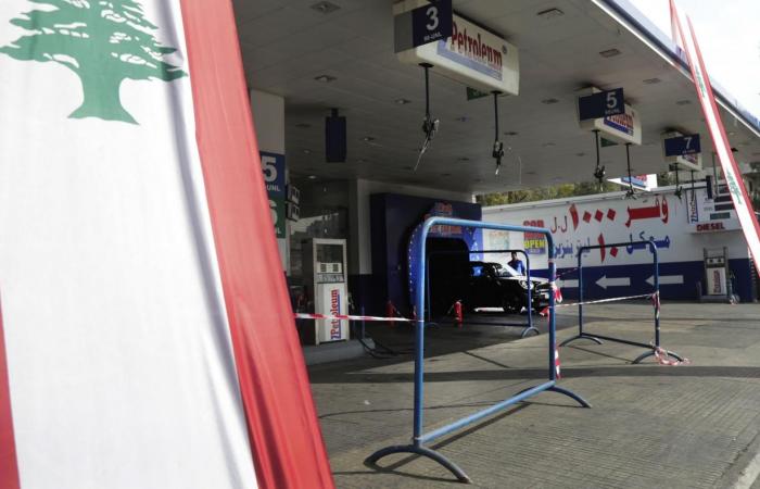 لبنان : محطات الوقود تغلق بسبب شح مادة البنزين