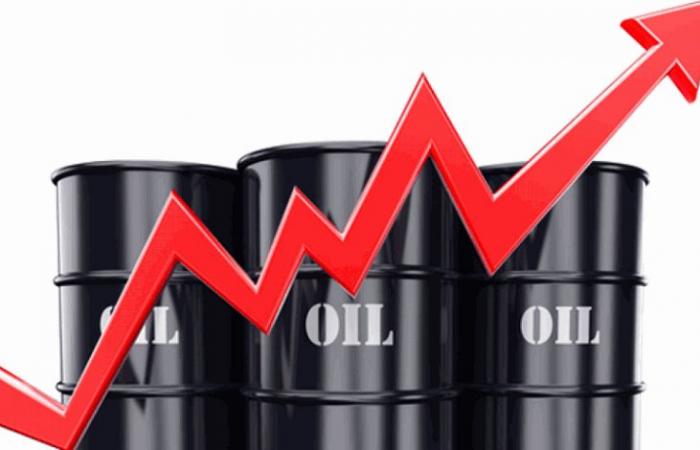أسعار النفط عند أعلى مستوى في شهر