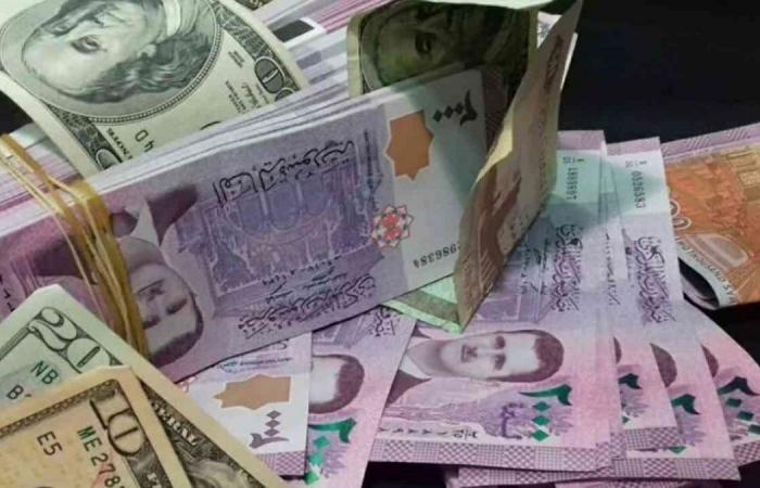 مصرف سوريا المركزي يرفع سعر الدولار بنسبة 100%