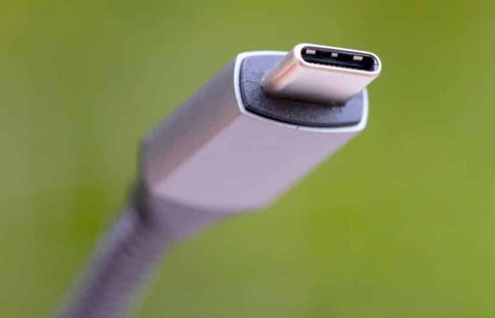 USB-C على وشك الانتقال من 100 واط إلى 240 واط