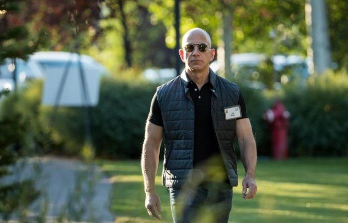 بيزوس يتنحى عن منصب الرئيس التنفيذي لـ أمازون