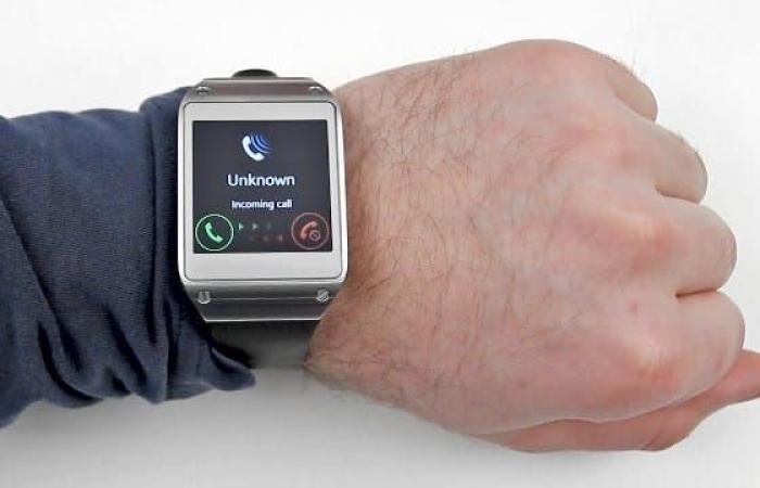 سامسونج تحث مالكي Galaxy Gear على الترقية