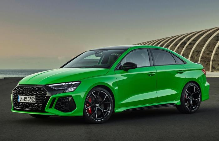 أودي تكشف عن سيارة Audi RS3 الجديدة – فيديو