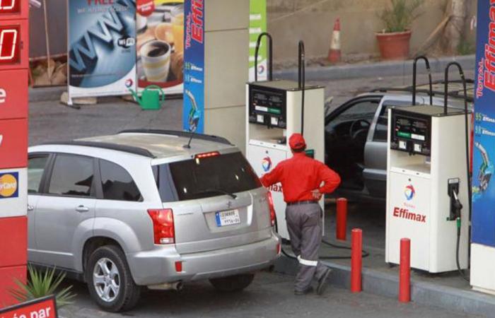 أصحاب المحطات: نرفض استلام البنزين بالدولار!