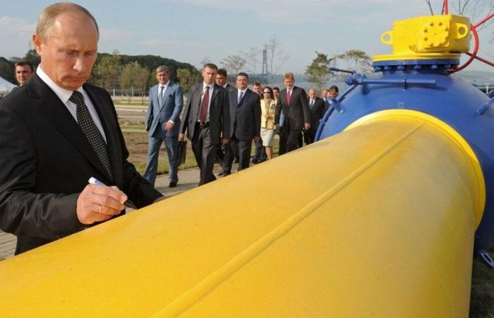 روسيا تشترط الدفع بالروبل لإيصال الغاز لدول غير صديقة