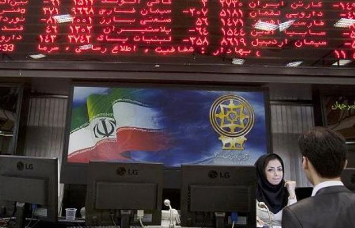 بورصة طهران تبدأ بتداول ثنائية الريال والروبل