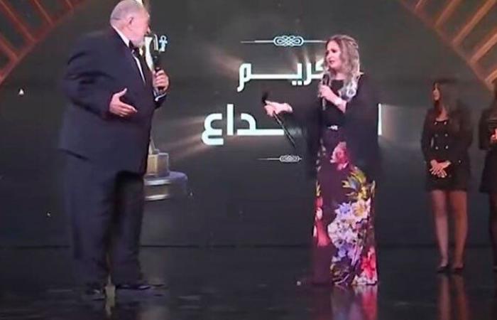 بالفيديو: هجوم على الفنانة صابرين بسبب موقف محرج مع يحيى الفخراني