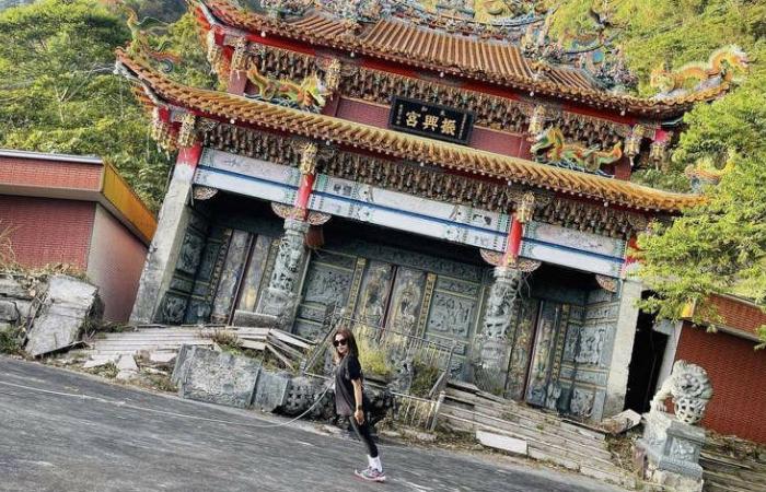 إعصار يحوّل معبداً في تايوان إلى معلم سياحي شهير