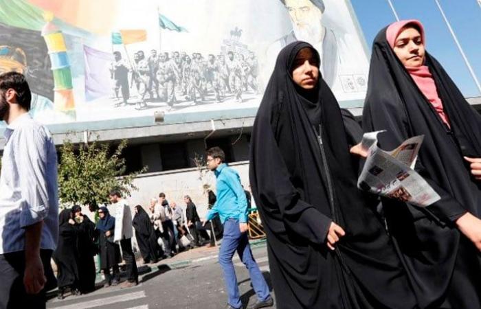 بعد تعليق نشاطها… شرطة الأخلاق تعود الى شوارع طهران