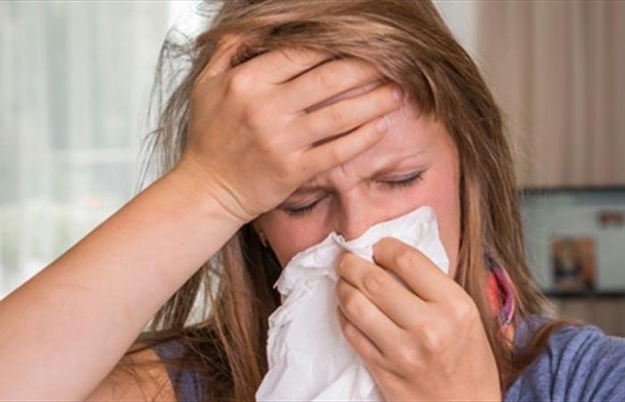 الإنفلونزا والتعب... كيف يمكن التمييز بينهما؟