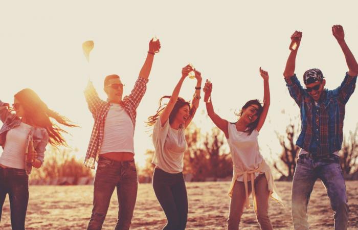 4 عادات مميزة يتمتع بها الأشخاص السعداء.. هل أنتم منهم؟