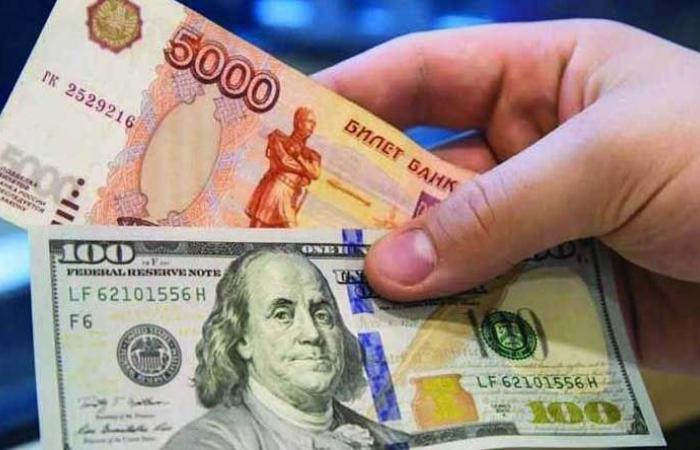 روسيا تتخلّى عن الدولار واليورو مقابل مصادر الطاقة