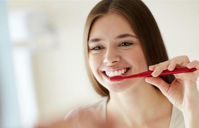 ماذا يحدث إذا لم تنظف الأسنان أسبوعاً كاملاً؟ الجواب سيفاجئكم