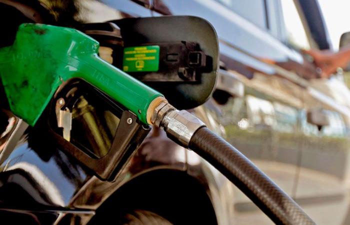 انخفاض أسعار البنزين والمازوت.. والغاز يرتفع
