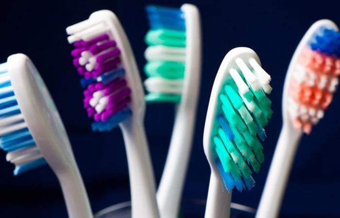 لتقليل خطر التسوس... نصائح لاختيار فرشاة الأسنان المناسبة