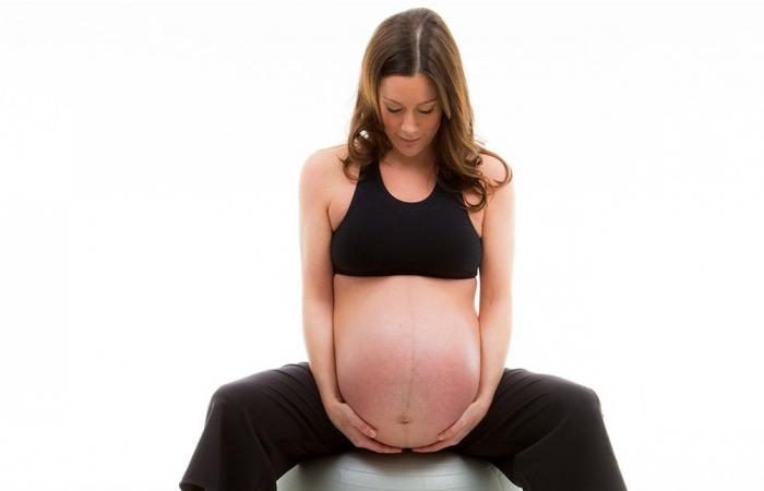 امرأة حامل بتوأمَيْن برحمَيْن مختلفَيْن.. ما هو الرحم المزدوج؟