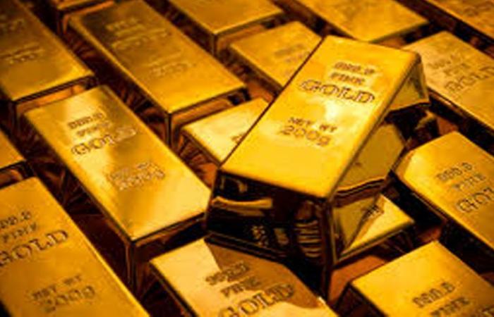 الذهب يتجه لأول انخفاض أسبوعي خلال شهر مع تراجع آمال خفض الفائدة