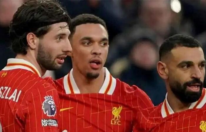 بعد رؤية تمثال تم صنعه تكريما له .. نجم ليفربول يصاب بخيبة أمل