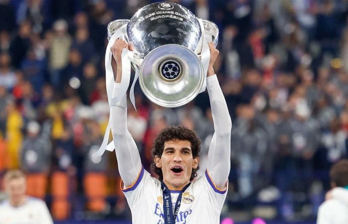 رسميا.. ريال مدريد يعلن رحيل لاعبه