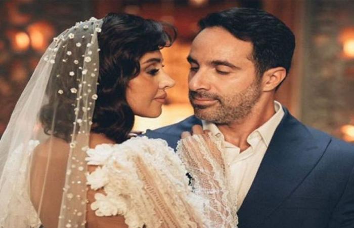 بعد شائعات الانفصال عن زوجته الفنانة... رجل الأعمال المعروف يردّ بطريقة غير مباشرة (صورة)