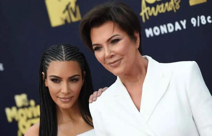 مغنٍّ شهير يوجه اتهامات خطيرة لعائلة كارداشيان