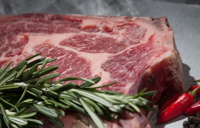 كيف تتجنب النقرس؟ تعديل النظام الغذائي هو الخطوة الأولى