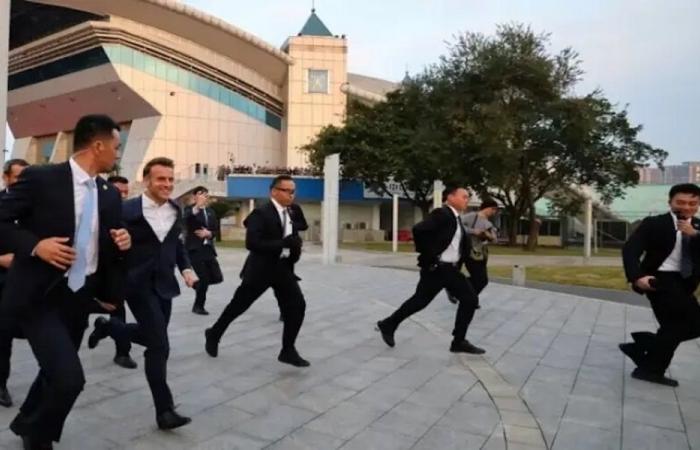 بالفيديو: ماكرون يخرق البروتوكول الأمني خلال زيارته إلى الصين