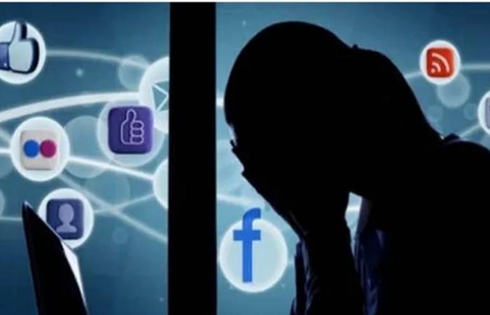 العنف الرقمي يطارد النساء..وجوه مجهولة وتهديدات حقيقية