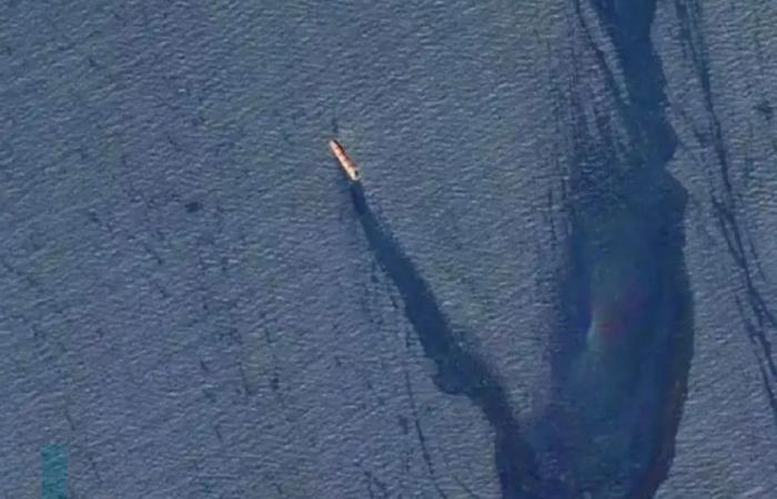 سفينة قبالة اليمن تتعرض لتبادل إطلاق نار مع زوارق صغيرة