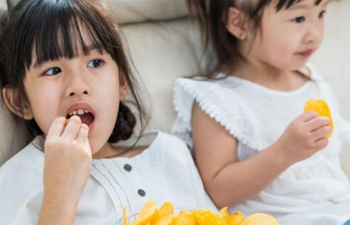 يونيسف: السكر والدهون الصناعية يقودان إلى اضطرابات نفسية مبكرة