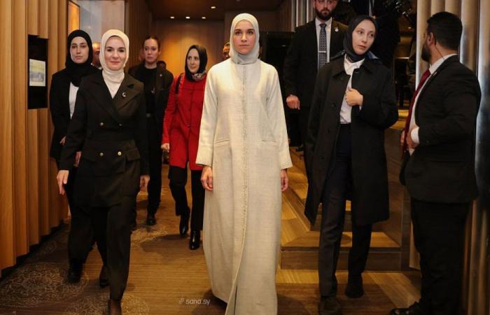 بالصور: زوجة الشرع تزور إسطنبول