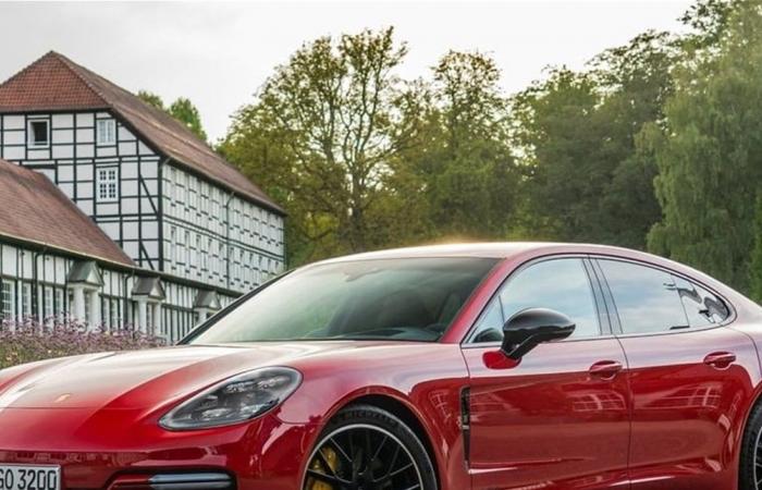 من بينها سيارات "بورش".. شركة شهيرة تُكافئ موظفيها المتميزين بهذه الطريقة