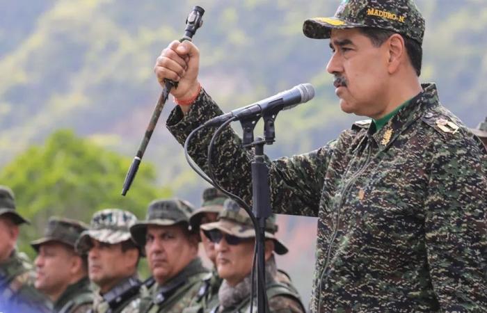 آلاف الجنود ينضمون إلى الجيش الفنزويلي