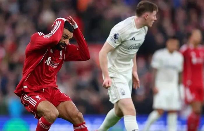 بعد تصريحاته المثيرة للجدل.. لاعب ليفربول: صلاح يخلق المشاكل