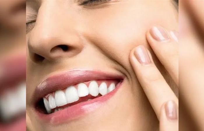 تظهر في الفم.. علامة شائعة على نقص فيتامين ب 12