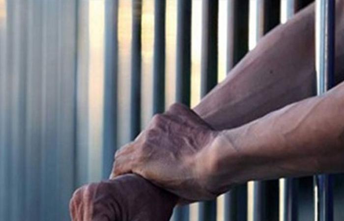 شاب يُقتل بطعنات في مصر… والأجهزة الأمنية تضبط المتهمين الثلاثة