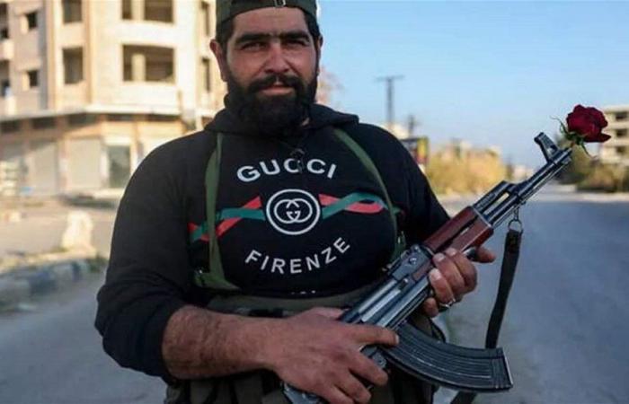 طيار البراميل المتفجرة في قبضة الامن السوري