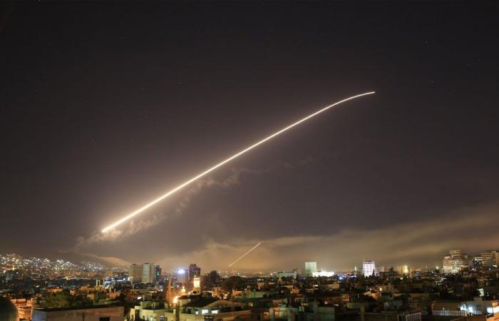 قذائف مجهولة تستهدف محيط مطار المزة